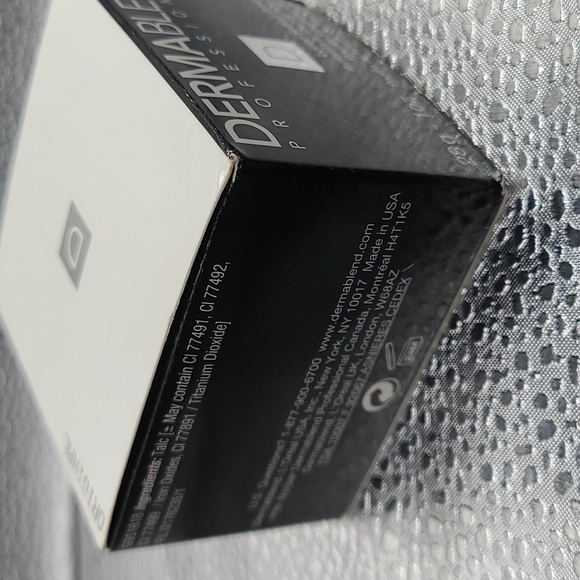 Dermablend Professional - Picture 2 of 5